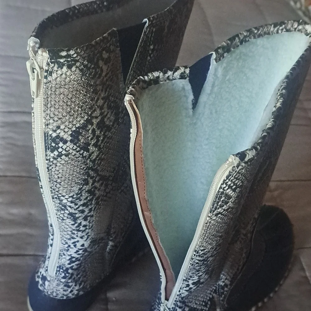 Women's Faux Snakeskin Waterproof Boots - Picture 6 of 7